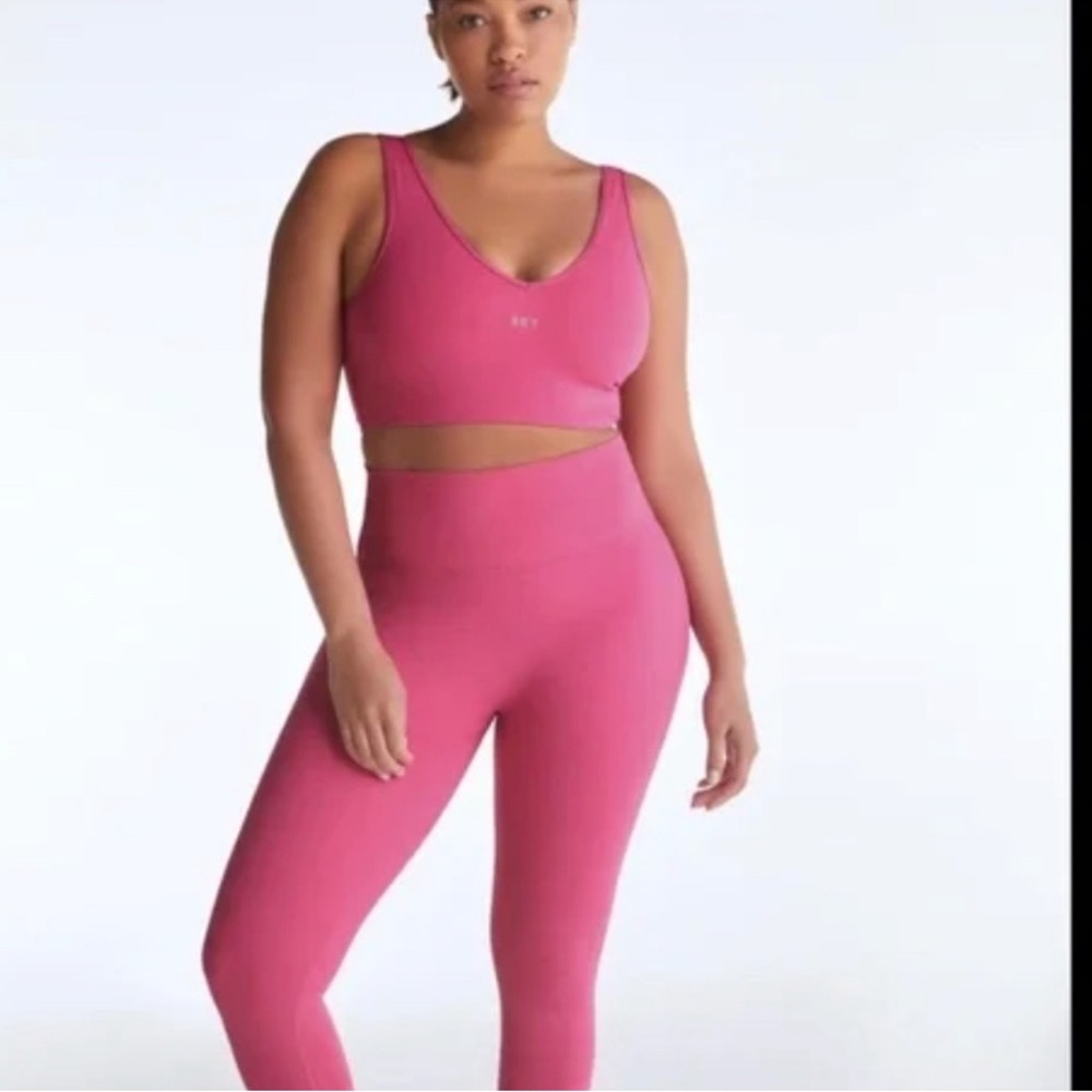 NWT NEVER OPENED SET Active Pink Leggings small